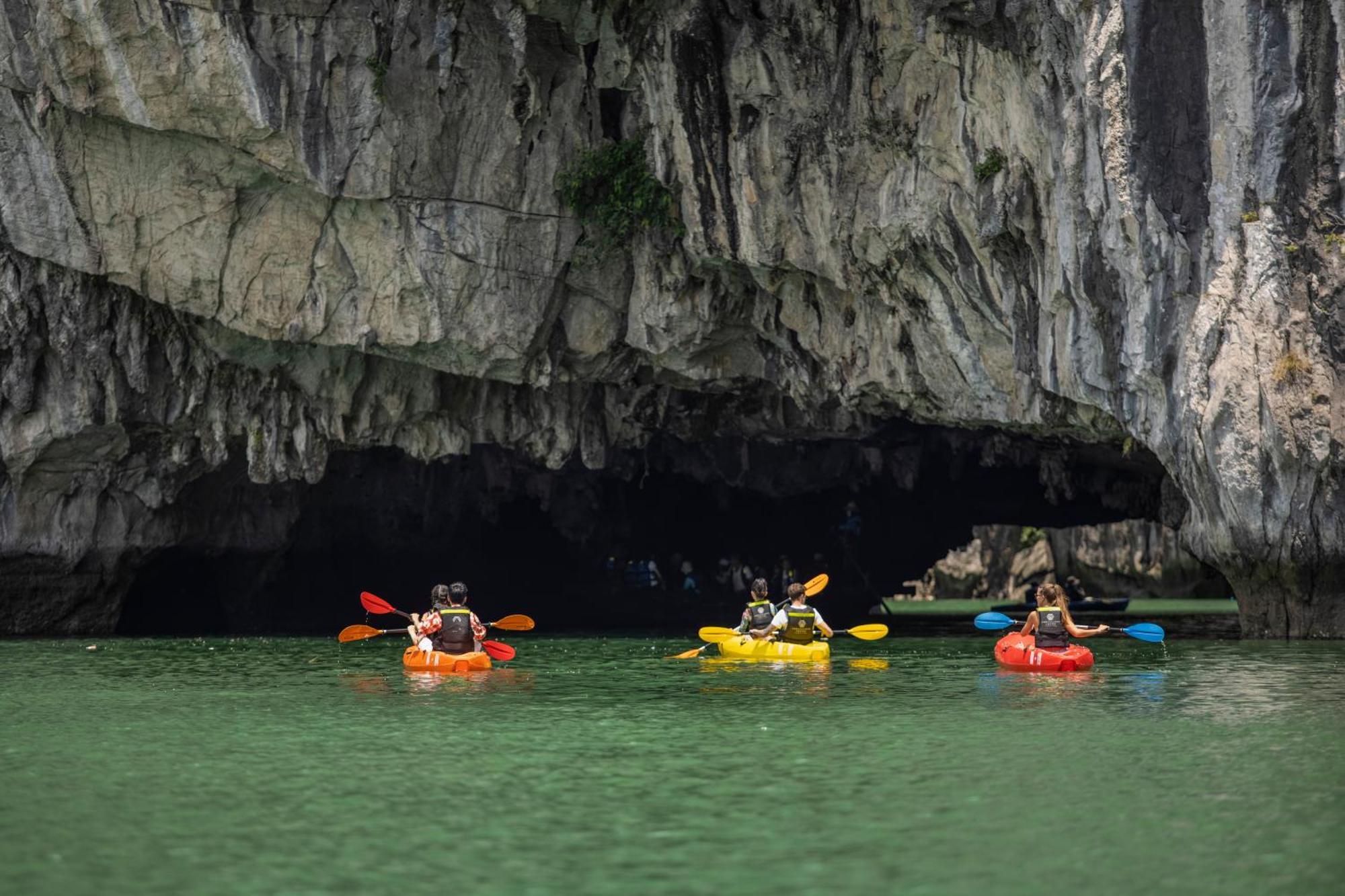 Hotel Ambassador Cruise Halong Bay à Hạ Long Extérieur photo